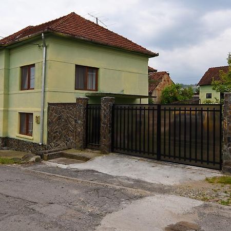 Casa Para Hotell Haţeg Exteriör bild